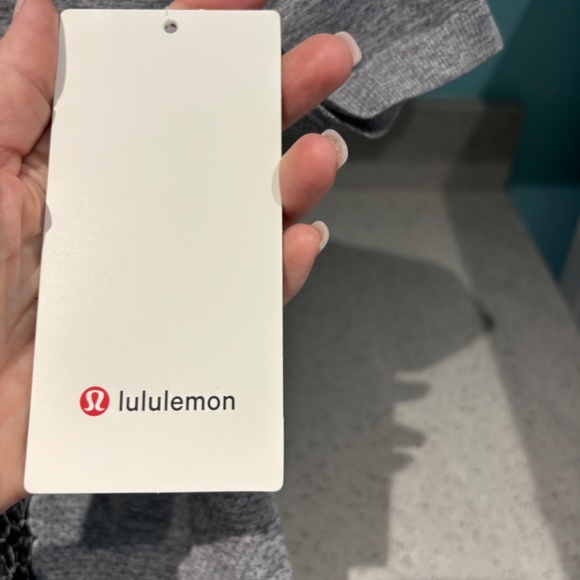 NWT Lululemon Aloha Collection fitted t-shirt - Picture 4 of 5